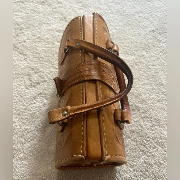 🪸 VINTAGE MR Canoa Industria Argentina Hand Tooled Leather Purse Suitcase Doc… - Picture 2 of 12